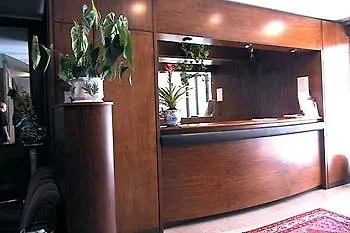 Ξενοδοχείο Milton Iris 3*