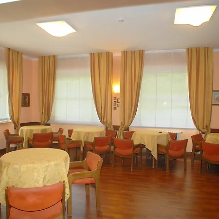فندق Milton Iris 3*