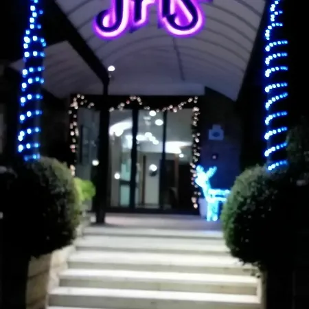 Milton Iris فندق 3*