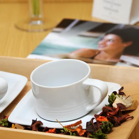 Milton Iris Hotel 3*