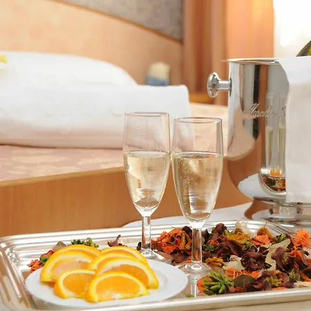 Milton Iris Hotel 3*