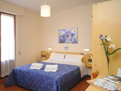 Milton Iris Hotel 3*